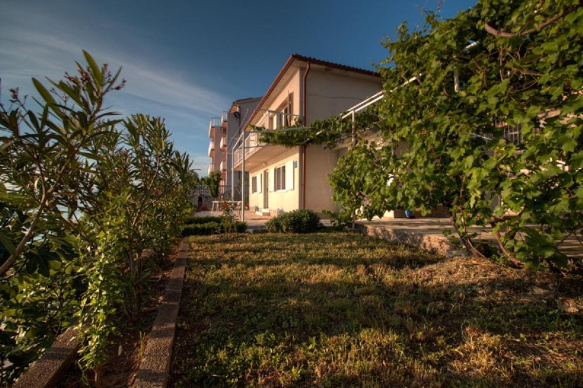 Kaka Apartment Sveti Juraj Bagian luar foto